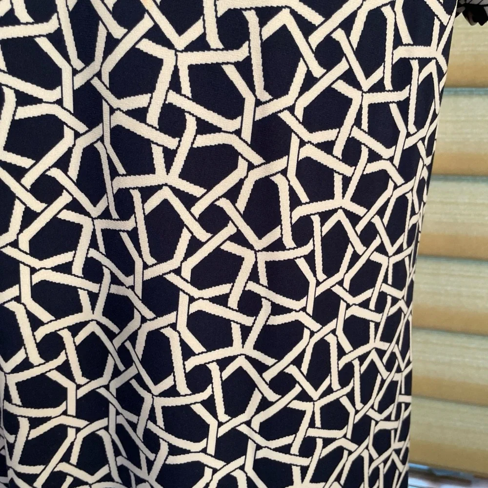 MSK Short Sleeve Stretch Black/White Geometric Print Dress - Picture 3 of 8